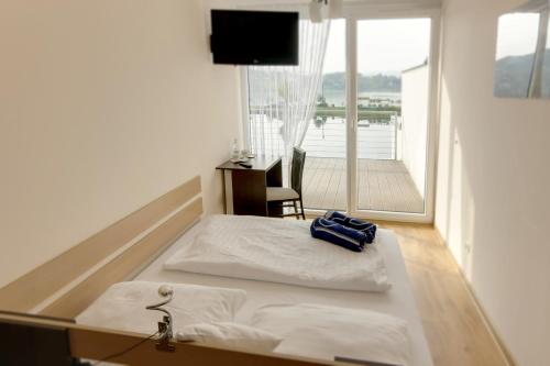 Posteľ alebo postele v izbe v ubytovaní Apartment Słoneczny Gródek 19 Spa & Wellness