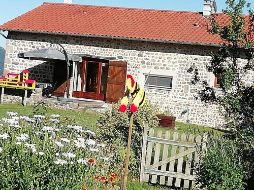 Fotografie z fotogalerie ubytování Gîte familial avec équipement bébé, terrasse et jardin clos à Roche-en-Régnier - FR-1-582-192 v destinaci Roche-en-Régnier