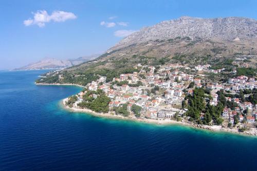 Apartments with a parking space Stanici, Omis - 14046