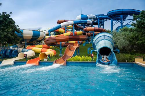 Bazén v ubytování Hyatt Regency Hainan Ocean Paradise Resort nebo v jeho okolí