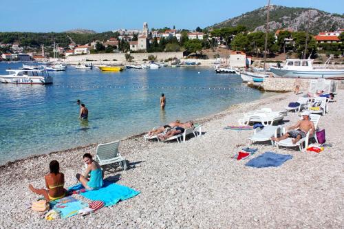 Fotografia z galérie ubytovania Apartments with a parking space Hvar - 4593 v destinácii Hvar