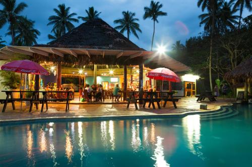 Bazén v ubytování Mango Bay Resort nebo v jeho okolí