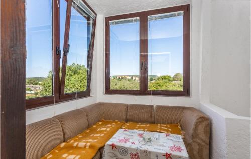 3 Bedroom Lovely Apartment In Krk