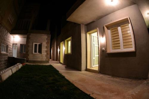 Budova, kde se aparthotel nachází