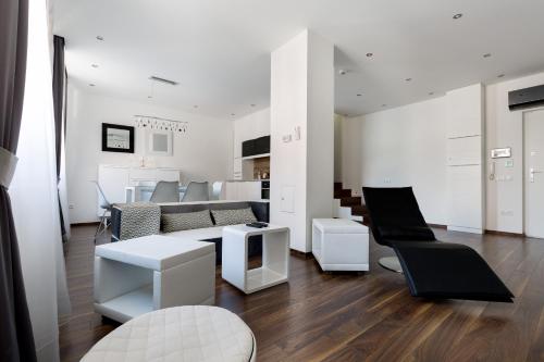 Budapest Central Square 2 bedrooms Suite - Michaelides Vörösmarty Square Residences 1051 Budapest, 2 Harmincad utca 2. floor kép - 3