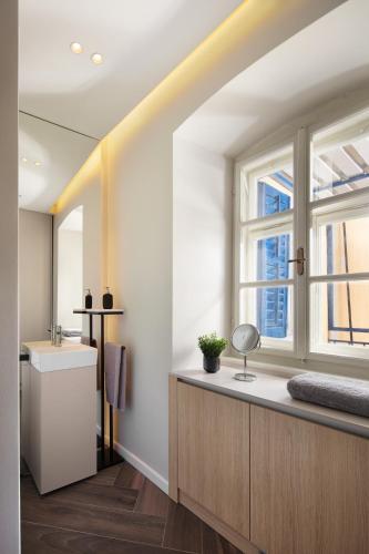 Oia Room