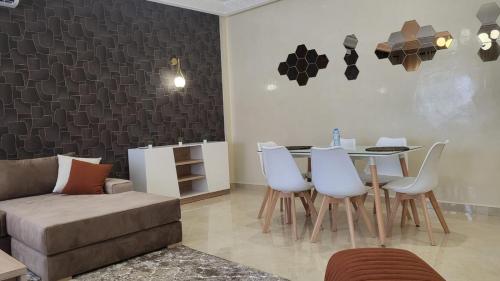 Charming new large luxurious apartment.