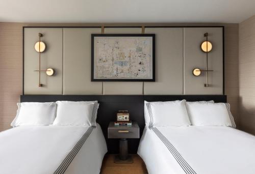 Katil atau katil-katil dalam bilik di Thompson Central Park New York, by Hyatt