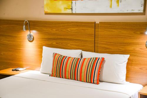 Postel nebo postele na pokoji v ubytování Comfort Hotel Bauru