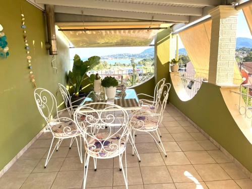 A balcony or terrace at SamisHouse