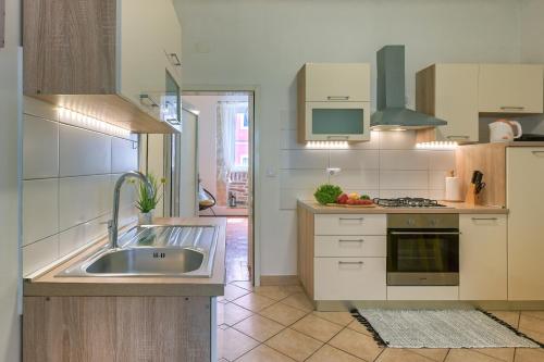 Arena city apartment- free parking