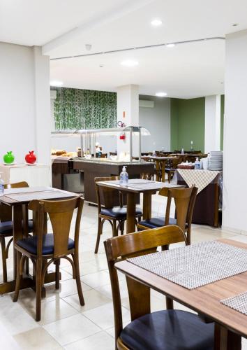 Restoran atau tempat lain untuk makan di Hotel Pitol