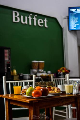 Makanan di atau berdekatan hotel
