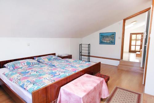 Apartments and rooms with parking space Palit, Rab - 5039