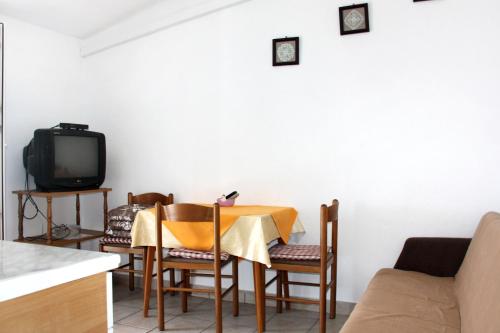Apartments with a parking space Rogoznica - 4865
