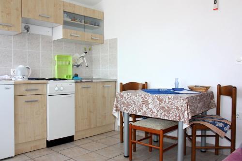 Apartments with a parking space Rogoznica - 4865