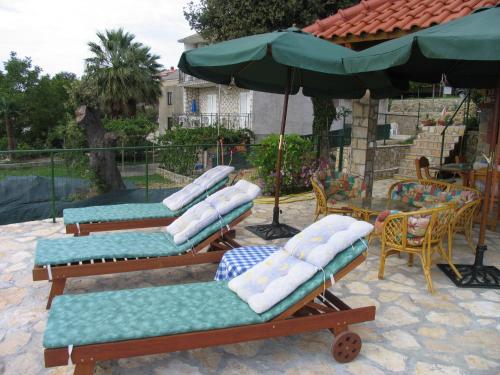 Apartments with hot tub Supetarska Draga - Gonar, Rab - 4999