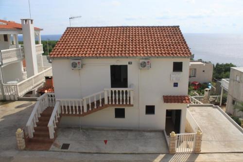 Apartments with a parking space Rukavac, Vis - 8838