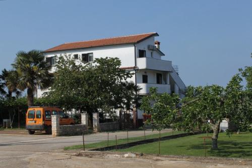 Fotografie z fotogalerie ubytování Family friendly apartments with a swimming pool Babici, Umag - 2531 v destinaci Umag