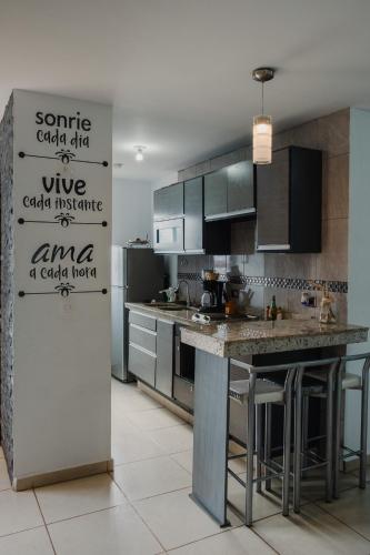 Una cocina o cocineta en Punta Esmeralda I