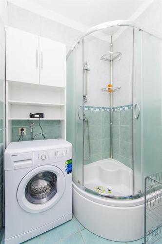 Apartments with parking space Trogir - 10337