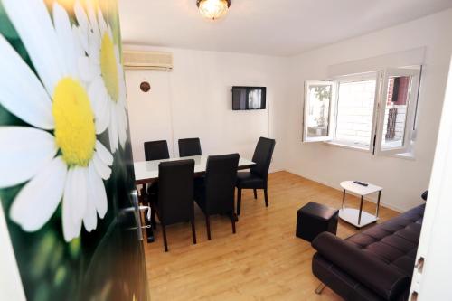 Apartments by the sea Trogir - 10342