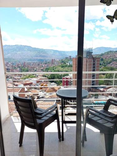 Foto dalla galleria di Hermoso apartamento con habitación privada a Medellín