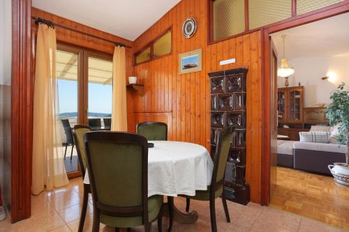 Apartments with parking space Seget Vranjica, Trogir - 11273