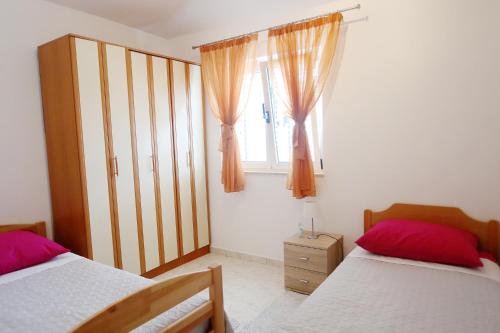 Apartments with parking space Podstrana, Split - 11363