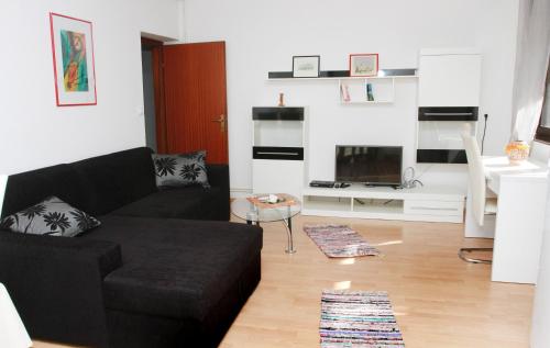 Apartments with parking space Trogir - 11316