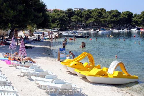 Fotografia z galérie ubytovania Apartments by the sea Trogir - 13623 v Trogiri