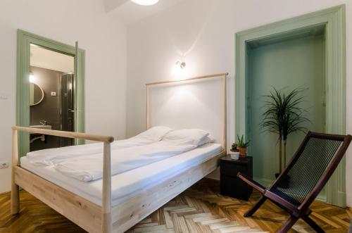 B63 2 BR Apartment In Heart Of City 1065 Budapest, 63 Bajcsy-Zsilinszky út kép - 3