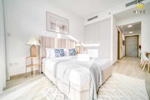 Stunning Studio in Bloom Towers, JVC