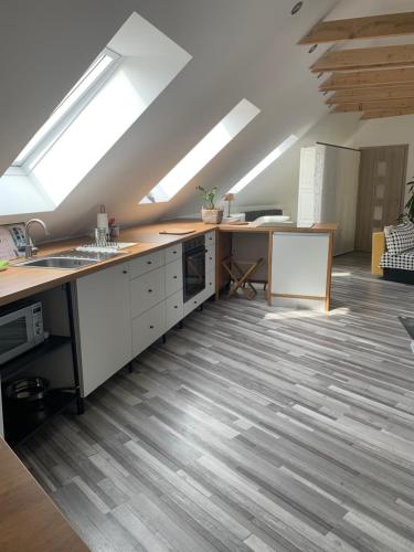 Fotografie z fotogalerie ubytování Apartmán U památného stromu v podkroví v destinaci Česká Lípa