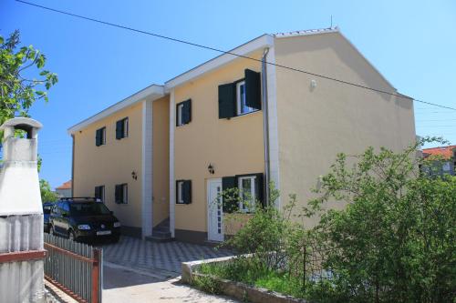 Fotografia z galérie ubytovania Apartments by the sea Poljica, Trogir - 8682 v Marine