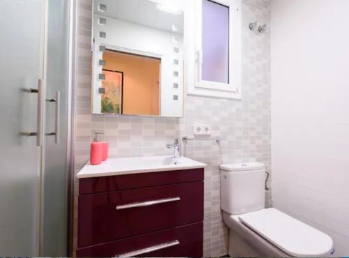 RamblasRentals Cozy Renovated 2BR with Balcony Lift 20M Rambla - Parking - Wifi