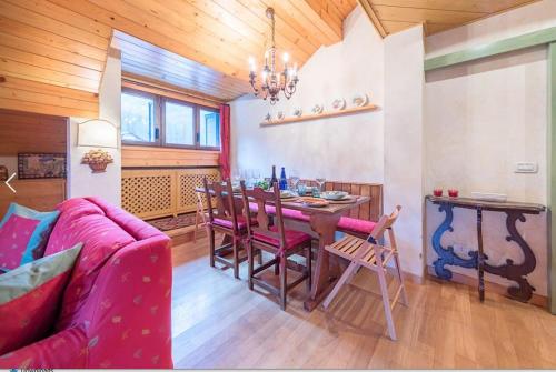 Fotografia z galérie ubytovania Deliziosa mansarda ai piedi della pista 3Tre v destinácii Madonna di Campiglio