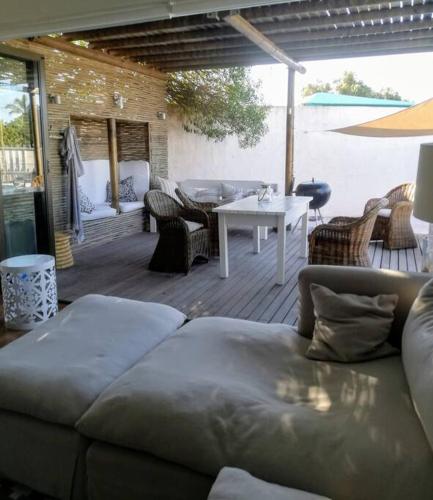 Χώρος καθιστικού στο BEACH HOUSE MOSSELRIVIER