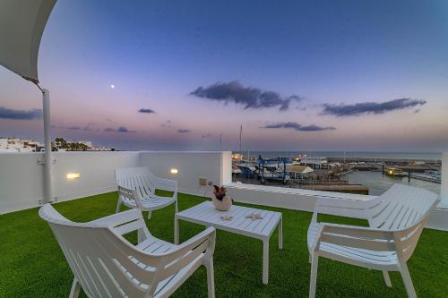 Vista al Muelle by HH