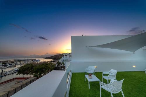 Vista al Muelle by HH