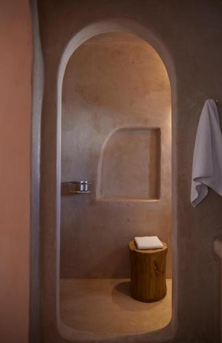 Koupelna v ubytování Danae Suites Santorini