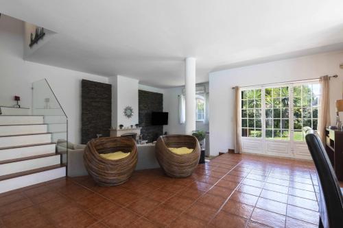Sesimbra Stylish Villa by Homing