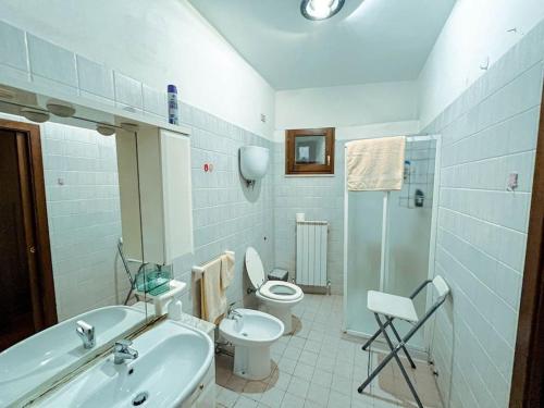 Bathroom sa Appartamento a 2 minuti dal Centro storico