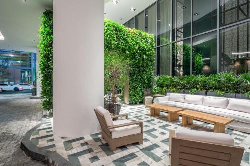 City Escapes Suites at SLS Lux Brickell Building photo 20