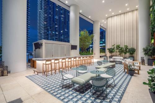 City Escapes Suites at SLS Lux Brickell Building photo 21