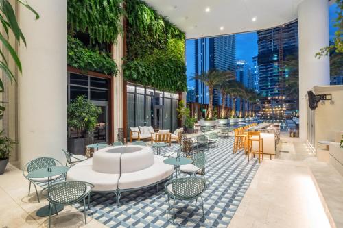 City Escapes Suites at SLS Lux Brickell Building photo 22