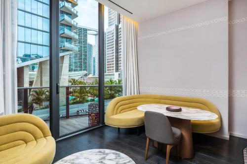 City Escapes Suites at SLS Lux Brickell Building photo 15