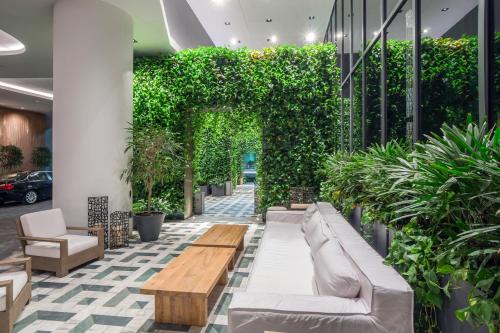 City Escapes Suites at SLS Lux Brickell Building photo 24