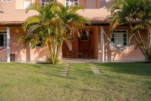 Taman di luar Pousada Recanto Trancoso