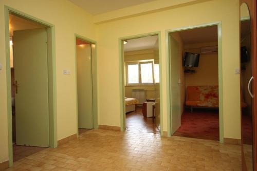 Apartments with WiFi Starigrad, Paklenica - 6577